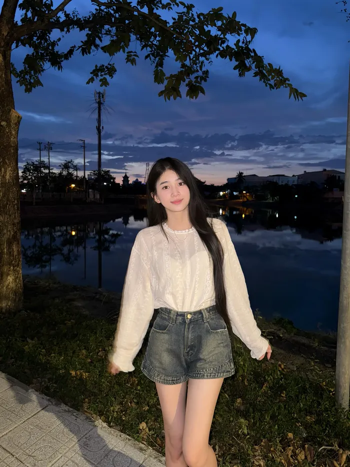 Hình gái xinh 2k8 tươi tắn