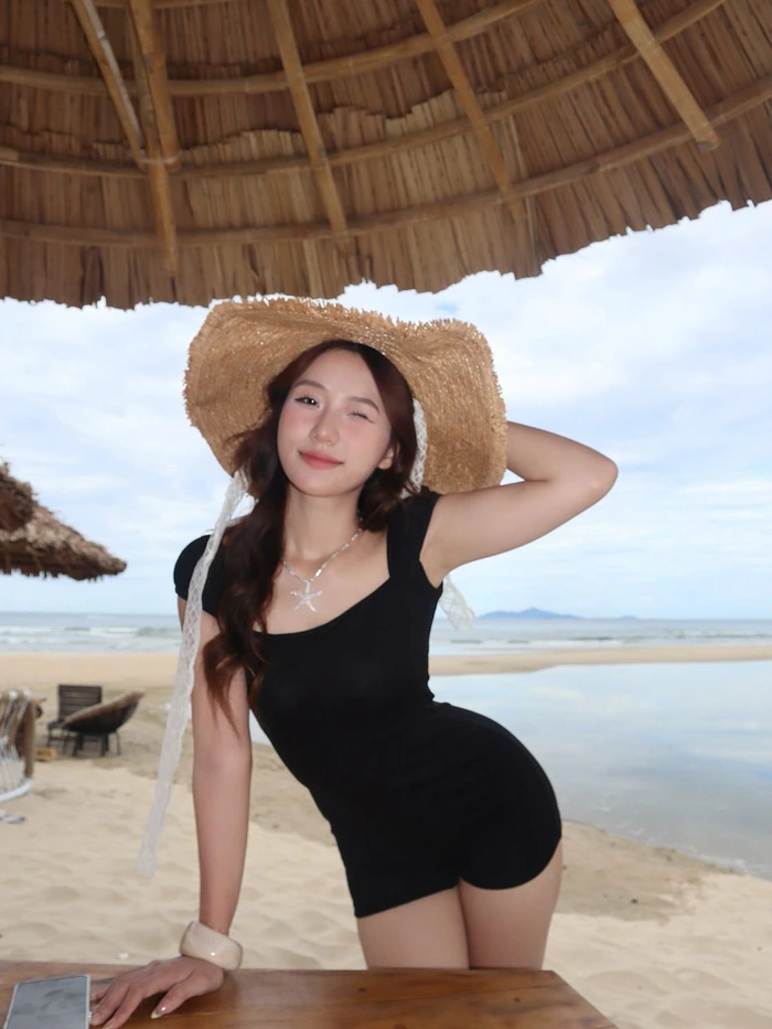 Hình ảnh gái xinh 2k2 nụ cười tỏa nắng
