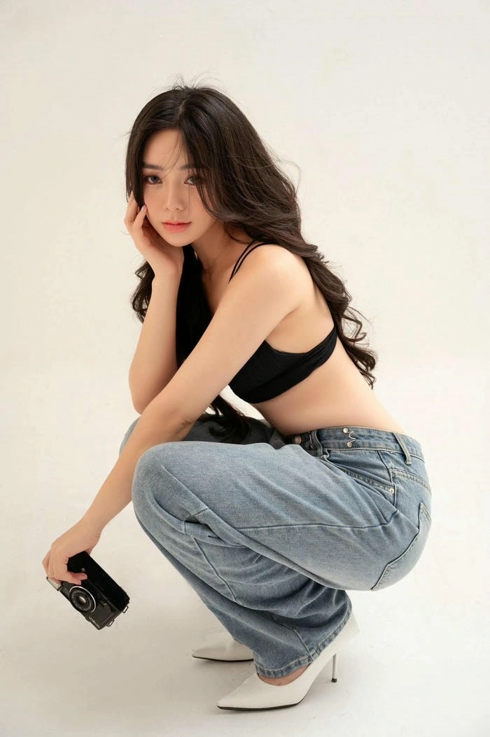 quỳnh kool sexy quyến rũ trong từng góc chụp