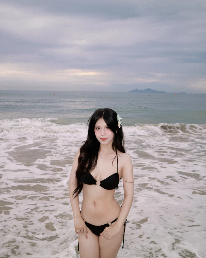 Avatar gái xinh 18+ với phong cách cá tính