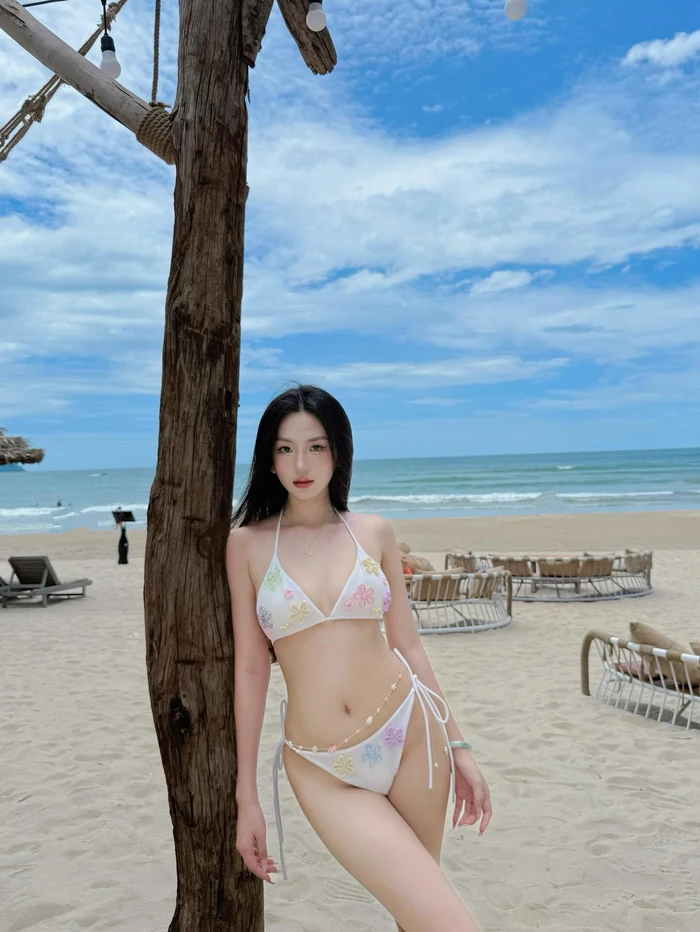 Ngắm ảnh gái xinh 18+ với nét gợi cảm dịu dàng