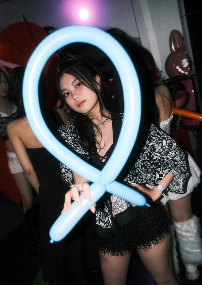 Gái đi bar với phong cách quyến rũ và tự tin