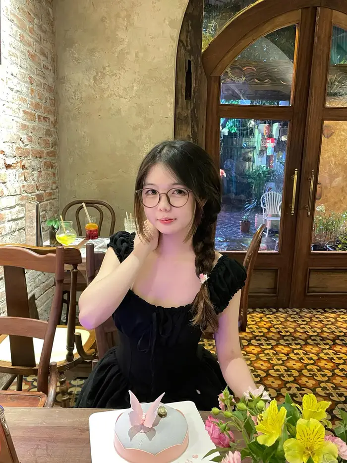 Hình gái xinh 2k8 nét đẹp dễ mến