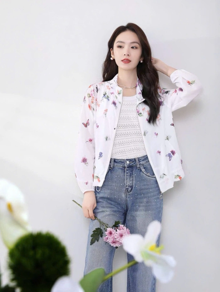 Ảnh avatar gái văn phòng nhẹ nhàng tinh tế