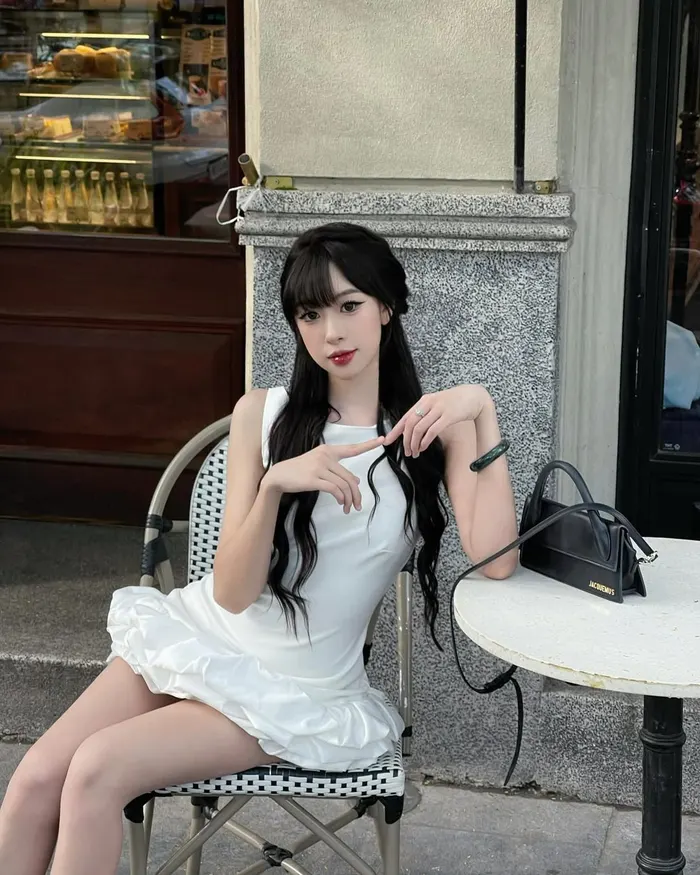 Bộ ảnh sinh viên nữ với vẻ đẹp thanh lịch