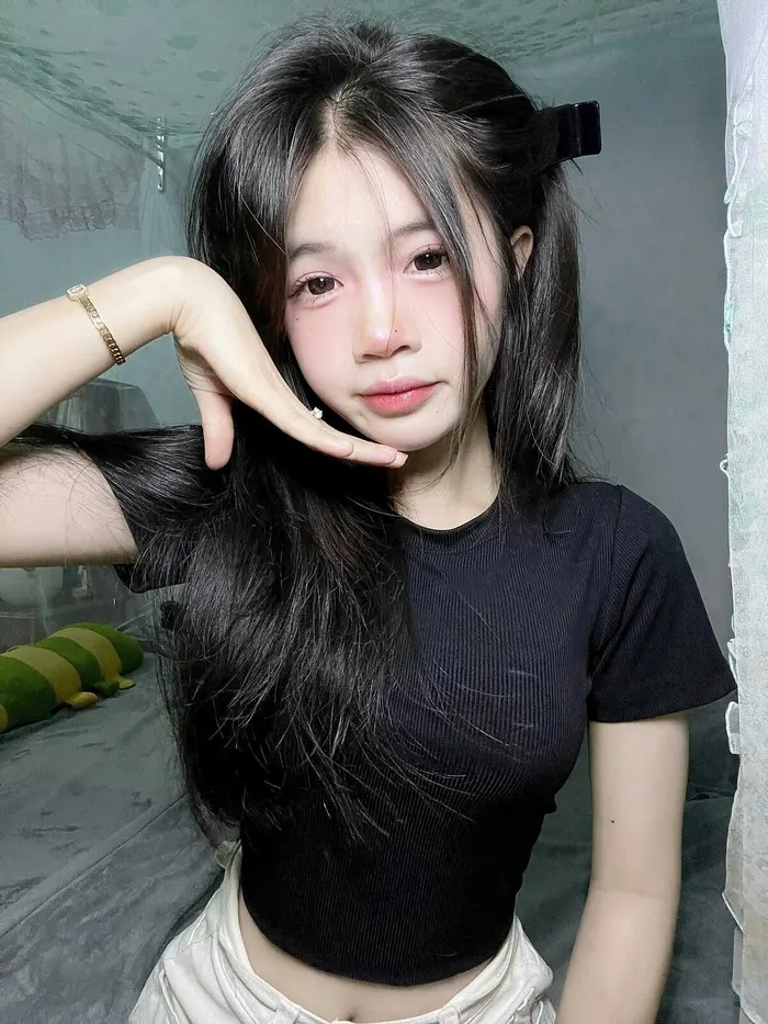 Tải ảnh avatar của những bạn nữ lớp 7 duyên dáng, dễ thương.