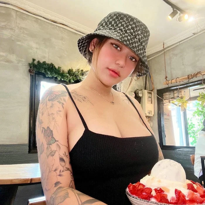 hình ảnh riêng nude Suzie Nguyễn