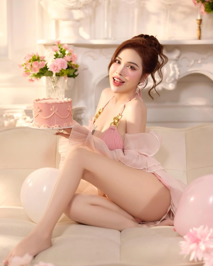 Hình nền Pinky Bảo Trân nude vẻ đẹp nóng bỏng