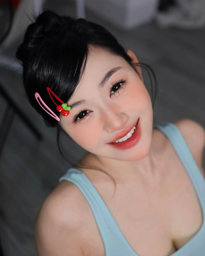 Ảnh Trần Hà Linh trong bộ bikini quyến rũ