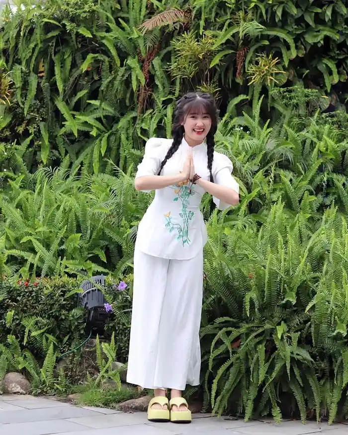 hình vũ thị khánh huyền bikini sexy nổi bật