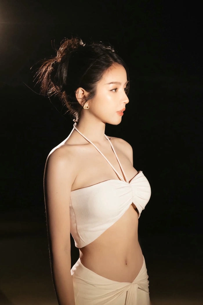 Bộ ảnh DJ Mie sexy cuốn hút và đầy gợi cảm