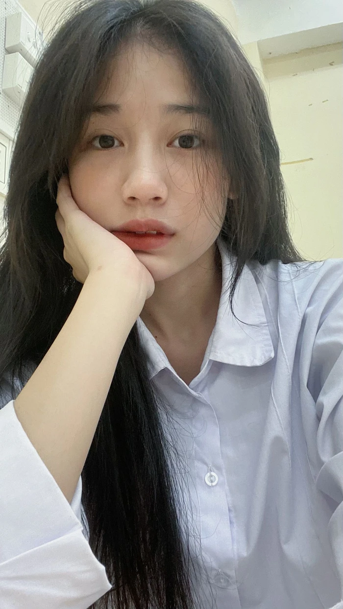 Loạt hình ảnh gái lớp 8 nổi bật với vẻ trong sáng