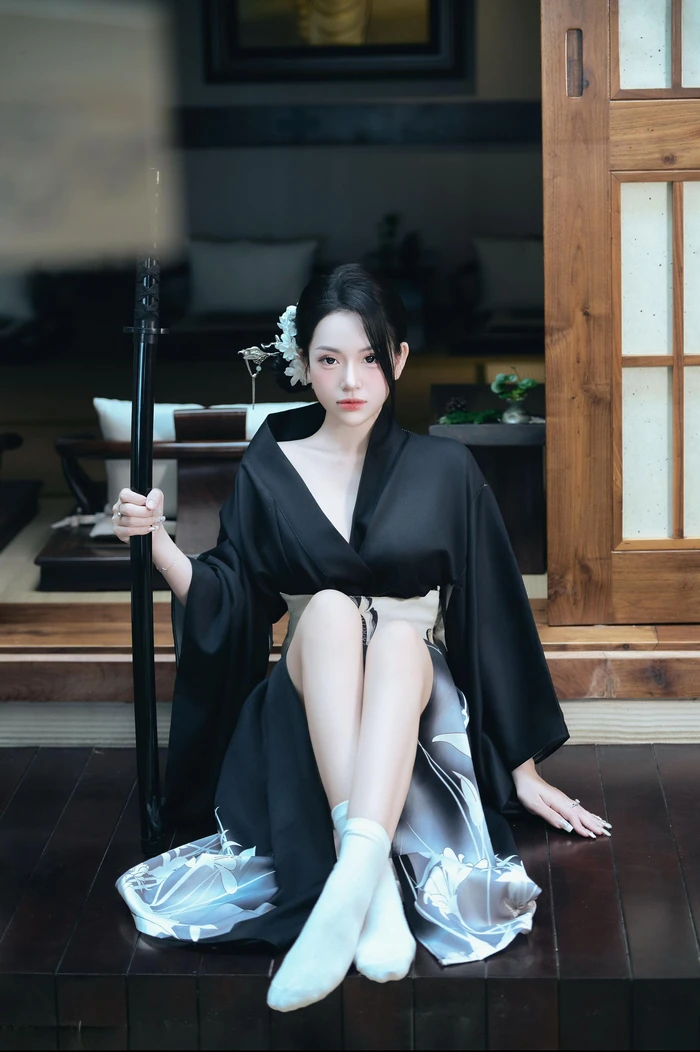 Ngắm hình gái Nhật nổi bật trong album nghệ thuật