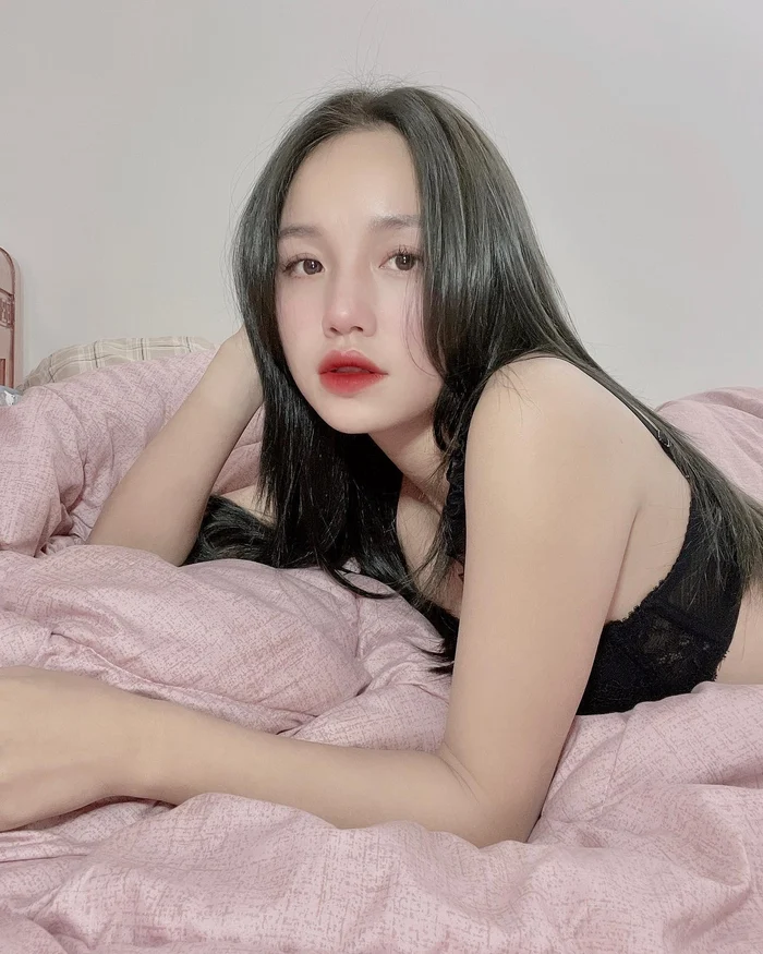 Xem ảnh Thị Nhung mặc bikini nóng bỏng