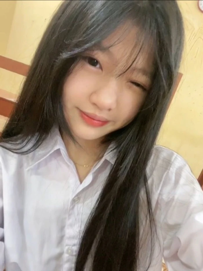 Hình gái lớp 8 dễ thương, tạo cảm giác thân thiện