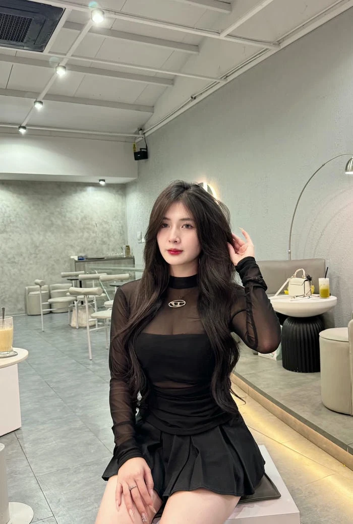 loạt hình ảnh Quỳnh Alee bikini sexy cuốn hút ánh nhìn