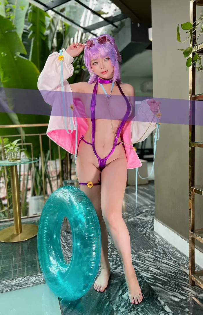 ảnh mạng Zinie Quỳnh cosplay sexy gây sốt cộng đồng