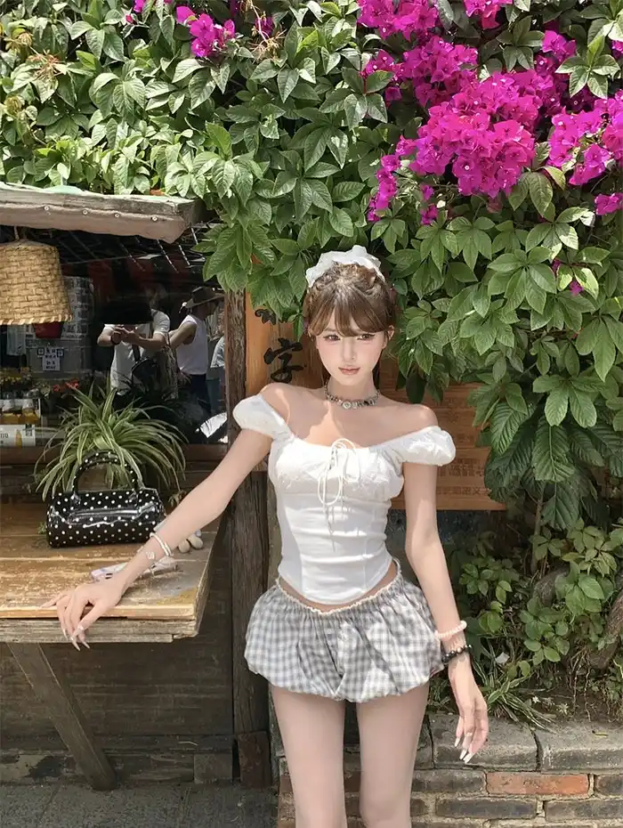 Hình nền gái 2k7 phù hợp làm ảnh bìa điện thoại