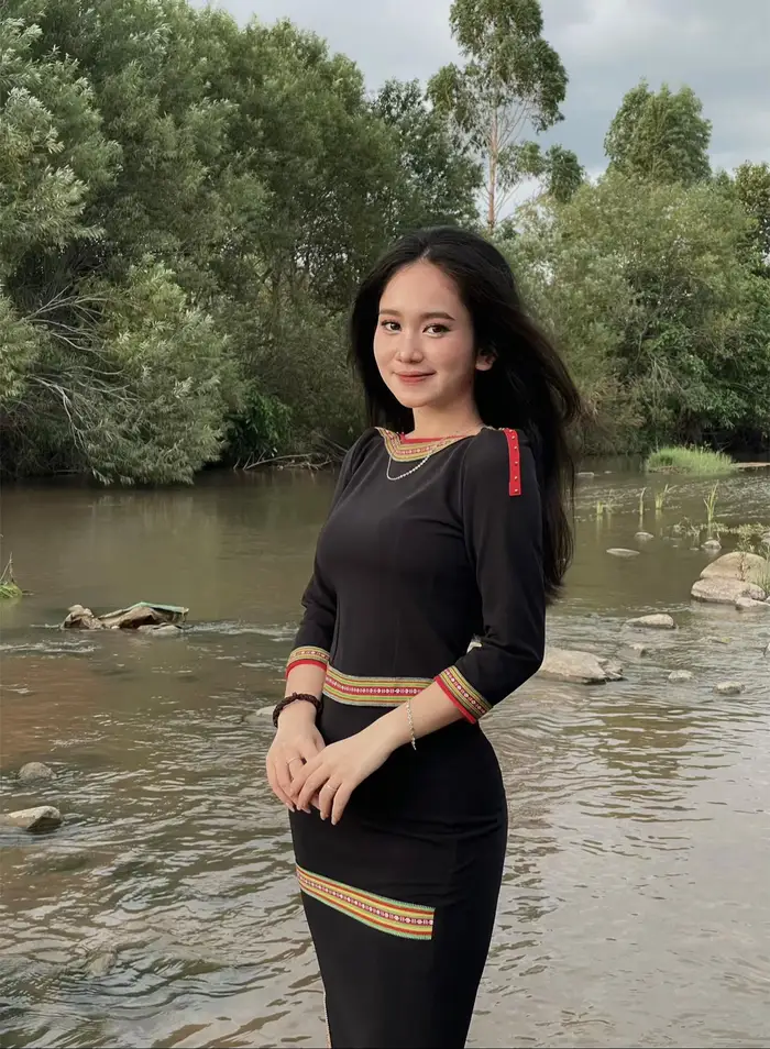 Tải hình gái quê có gương mặt hiền lành