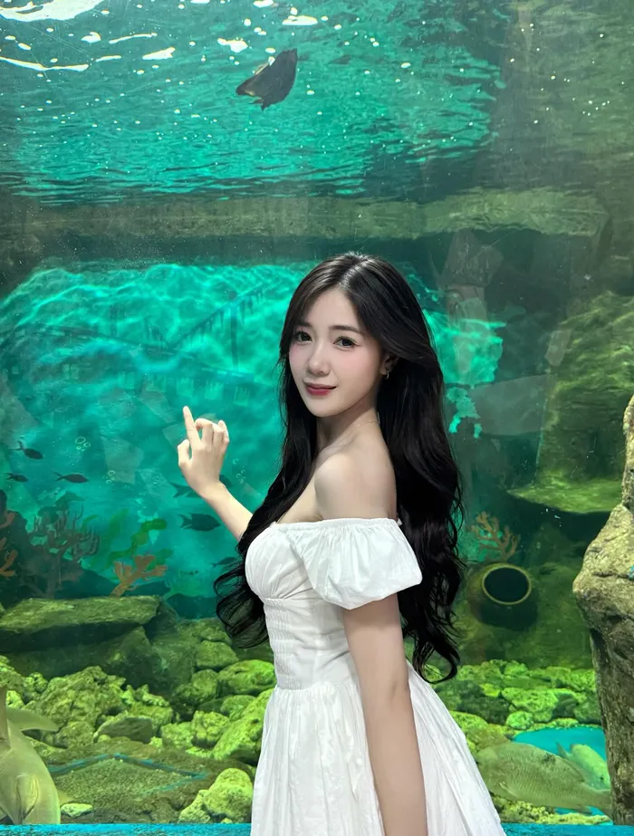 Ngắm hình hot girl thế hệ Gen Z có gương mặt khả ái, thanh tú