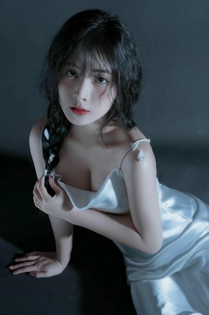 tải hình ảnh Quỳnh Alee bikini sexy chất lượng cao