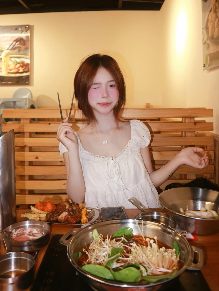 Loạt ảnh gái xinh 2k rạng ngời dễ mến