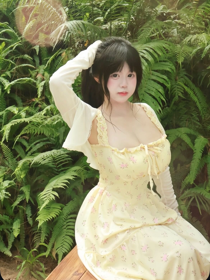 Album ảnh nữ sinh cấp 3 ngực lớn quyến rũ