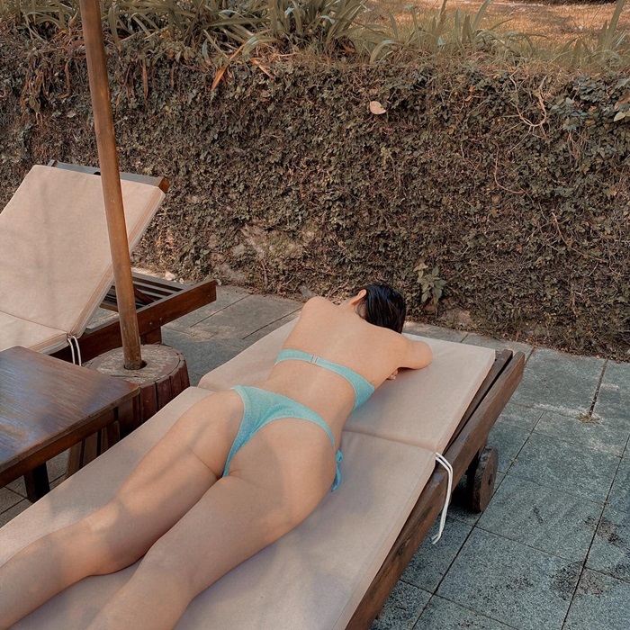 chụp hình Trần Minh Thiên Di bikini cuốn hút