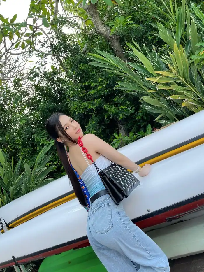 Chụp hình Amee sexy thần thái quyến rũ