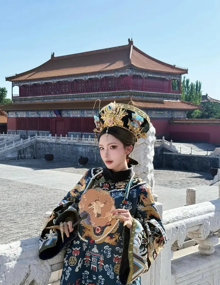 Chụp ảnh gái cổ trang phong cách cổ điển cuốn hút