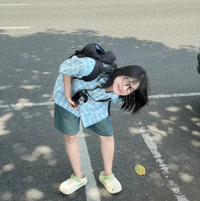 Hình nền gái xinh 2k4 với vẻ đẹp trong veo, ngây thơ