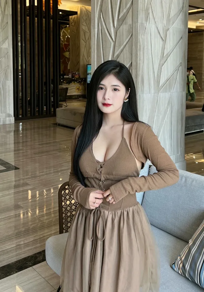 hình nền Quỳnh Alee bikini sexy dành cho fan yêu thích