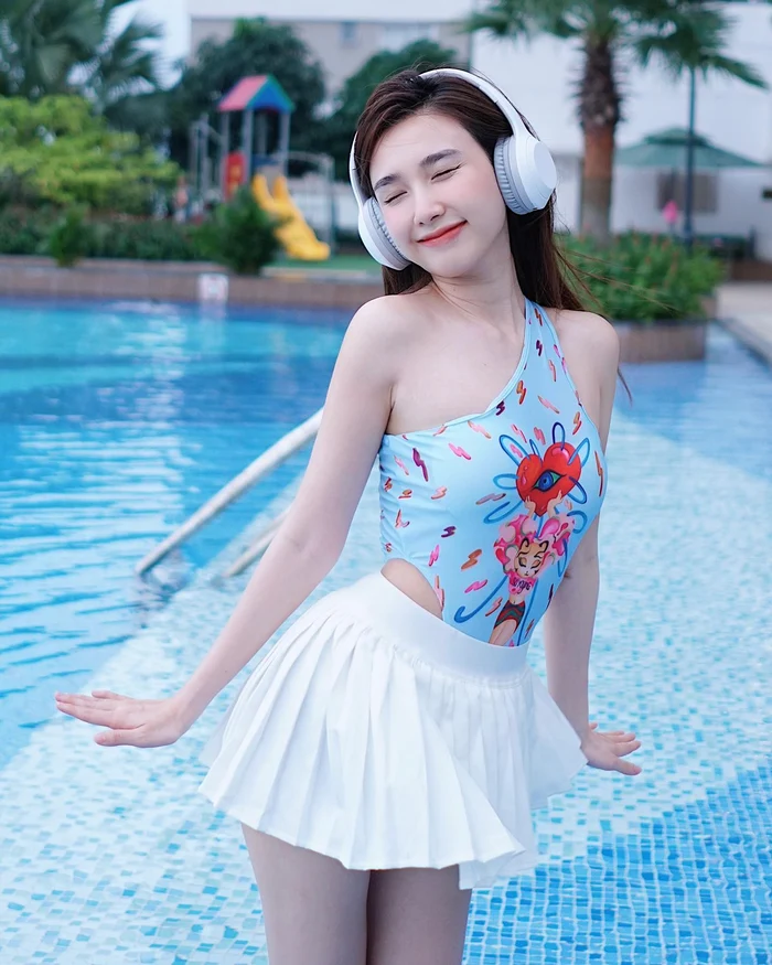 Ảnh mạng thanh mèo bikini sexy đẹp rạng ngời trẻ trung