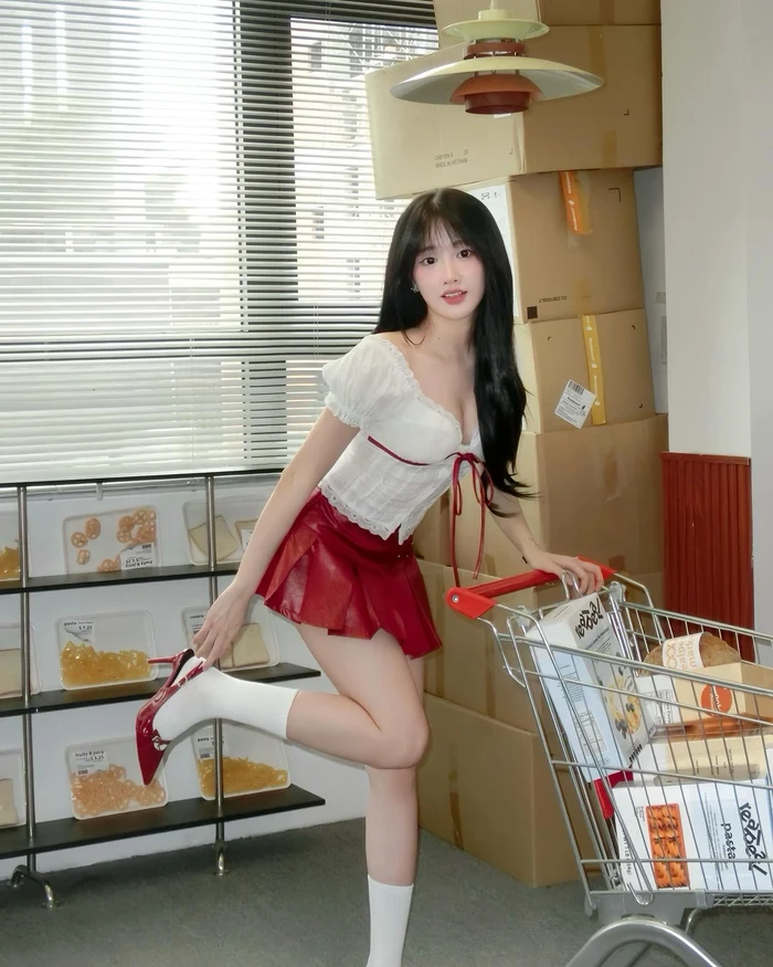 bộ hình ảnh vũ thị khánh huyền bikini sexy cuốn hút