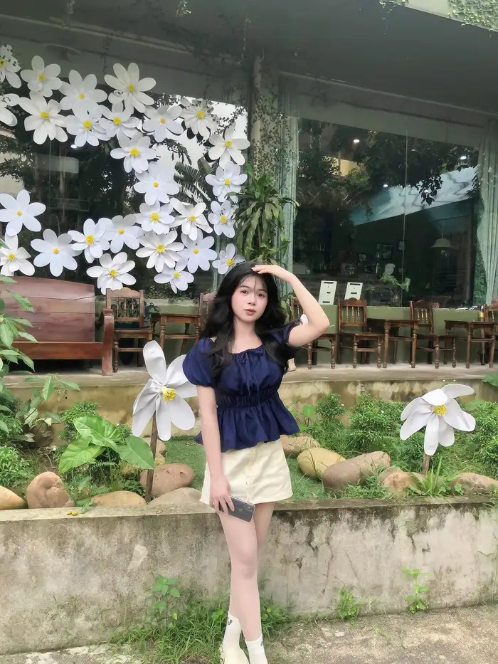 Gái xinh 2k8 mang vẻ đẹp học trò