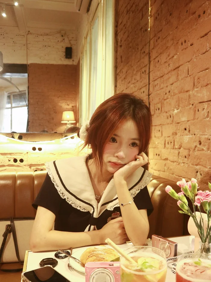 Hình gái xinh 2k12 đang là tâm điểm chú ý