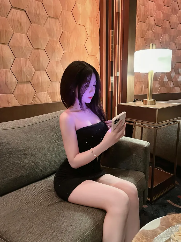 Hình gái xinh 18+ trong bộ bikini trẻ trung