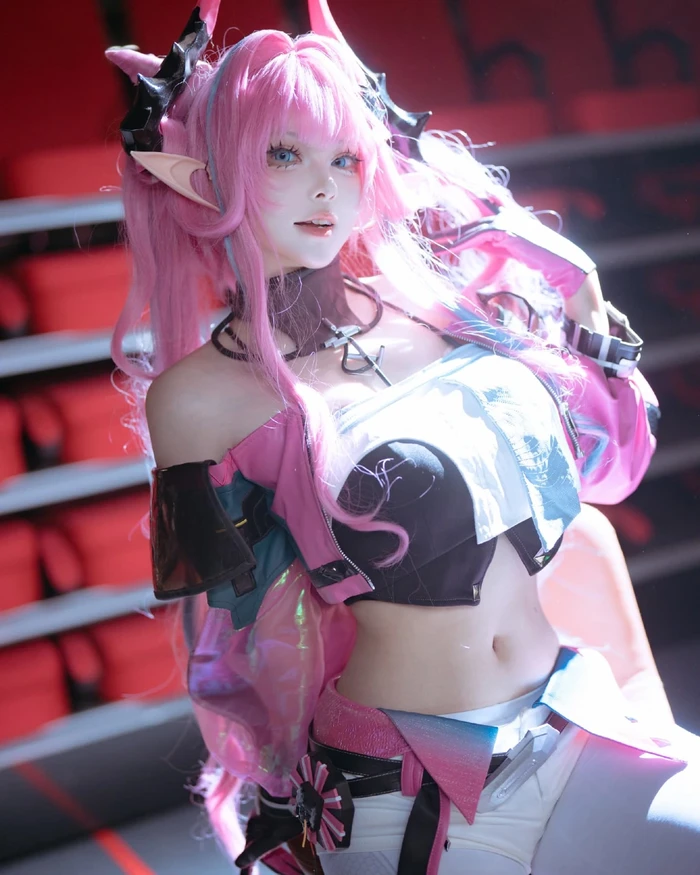 Bộ hình ảnh gái xinh cosplay nhân vật anime, dễ thương và nổi bật