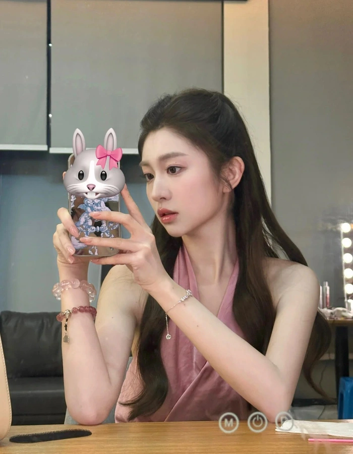 Tải hình ảnh gái xinh Douyin gây sốt cộng đồng mạng