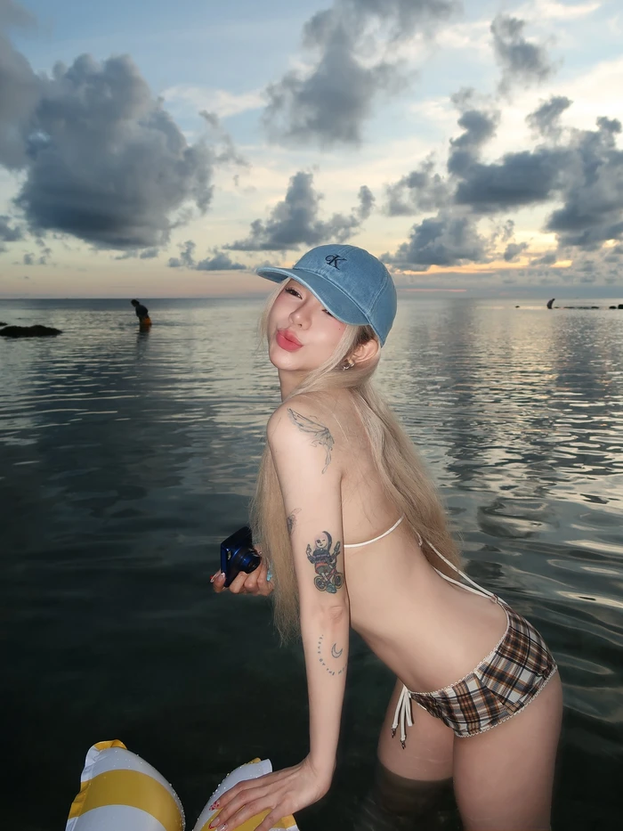 Hình ảnh Ciin sexy đẹp nổi bật và đầy sức sống