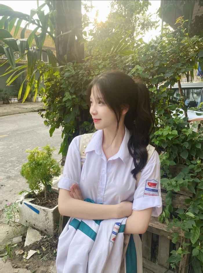 Ngắm hình gái lớp 8 đẹp tự nhiên, không cầu kỳ