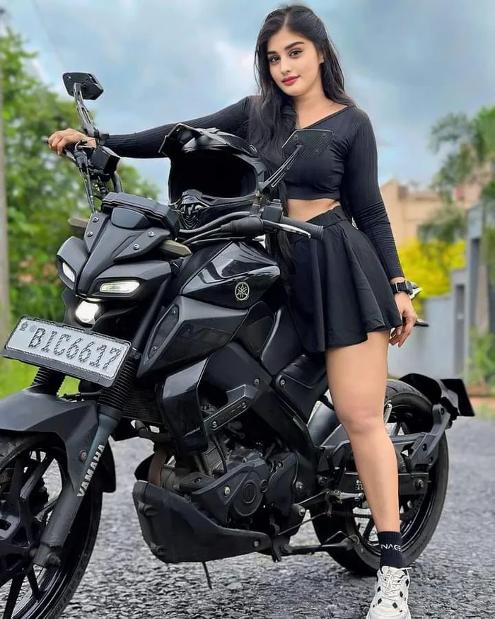 Bộ hình ảnh gái ngồi xe độ đẹp và ấn tượng