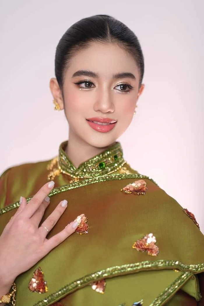 Loạt ảnh gái xinh Thái Lan nổi bật với vẻ đẹp thanh thoát