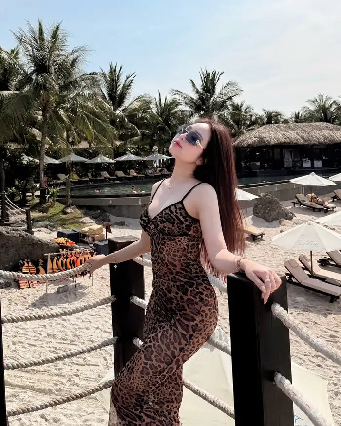 Chụp hình ảnh Lê Phương Anh với đường nét cuốn hút