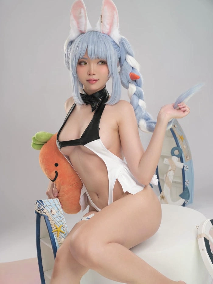 hình nền Zinie Quỳnh cosplay đẹp sexy cho điện thoại