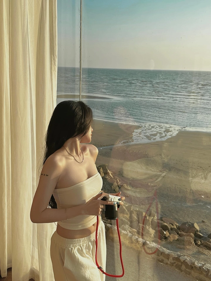 Loạt hình nữ sinh trung học ngực to đầy lôi cuốn