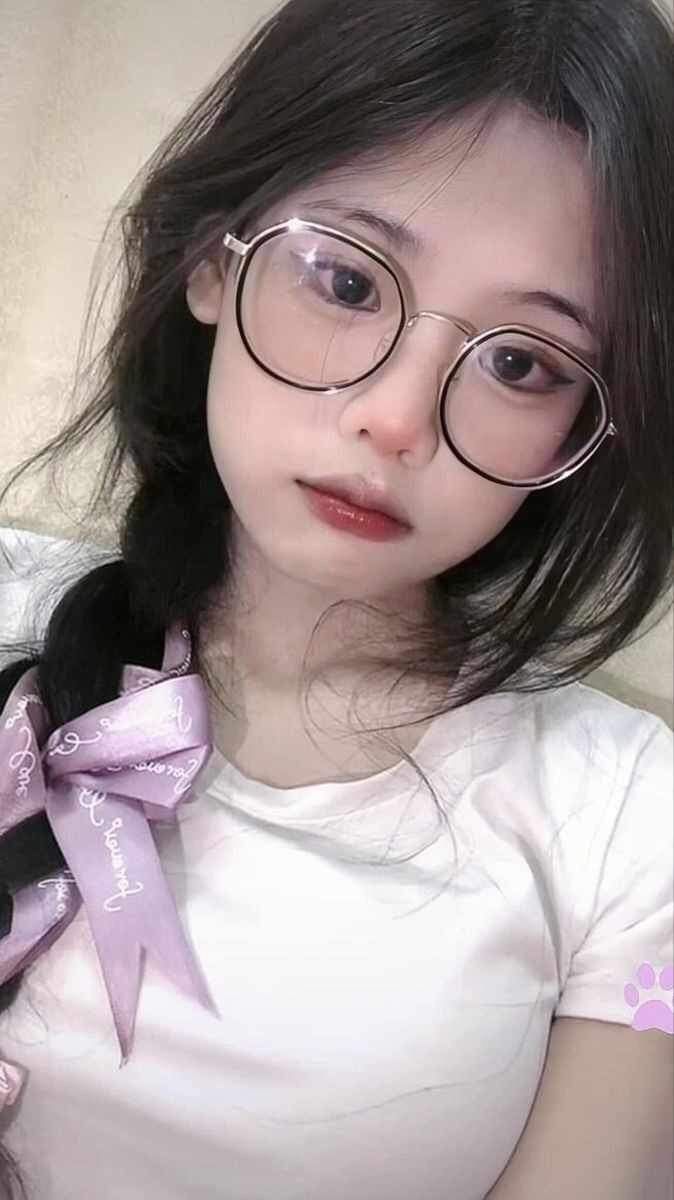 Ngắm hình ảnh những bạn gái 12 tuổi hiền lành, đằm thắm.