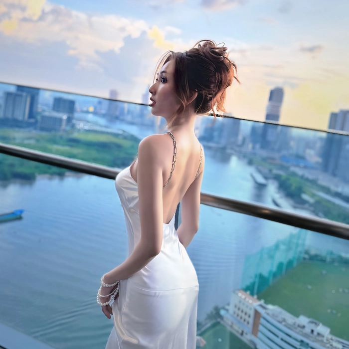 Hình ảnh thanh mèo bikini đẹp nổi bật đầy sức sống