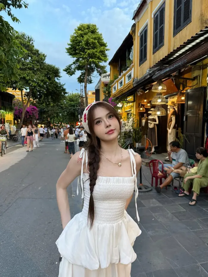 Xem hình gái lớp 10 phù hợp dùng làm avatar