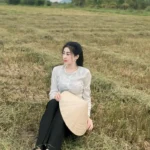 Hình ảnh gái quê mang đậm nét đẹp chân phương